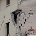 Почему одни дома стоят веками, а другие разрушаются